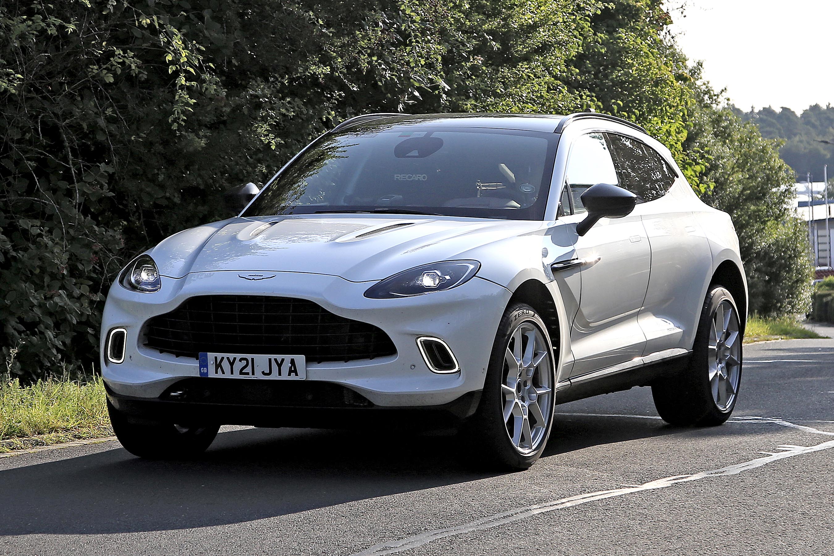 Aston Martin DBX hybrid