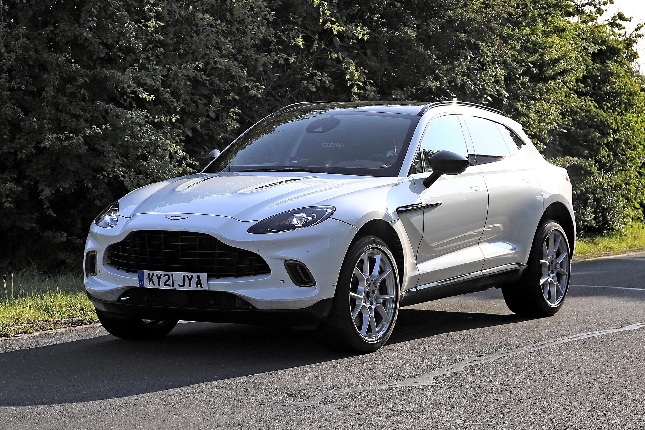 Aston Martin DBX hybrid