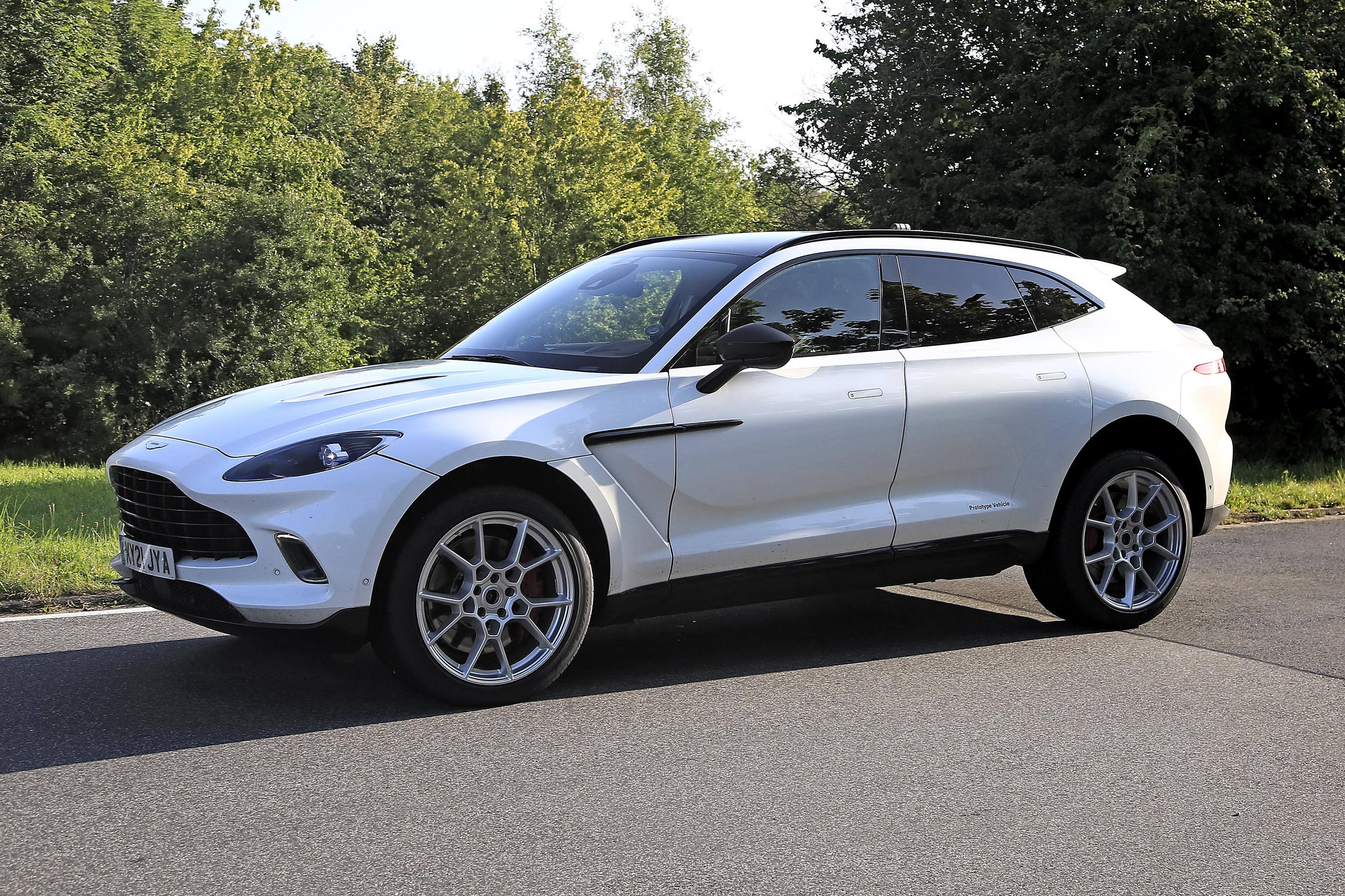 Aston Martin DBX hybrid