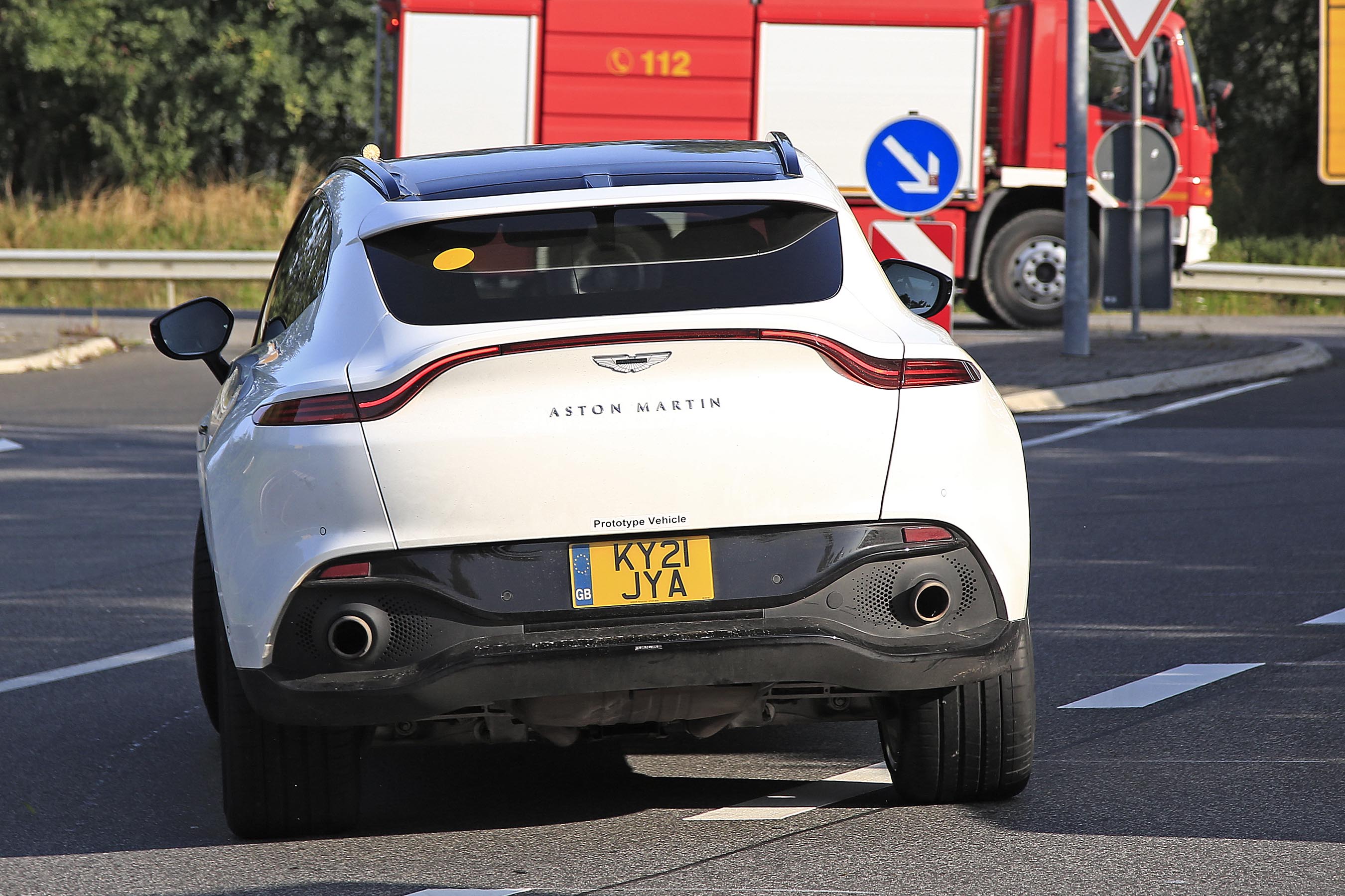 Aston Martin DBX hybrid
