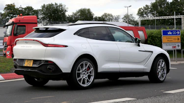 Aston Martin DBX hybrid