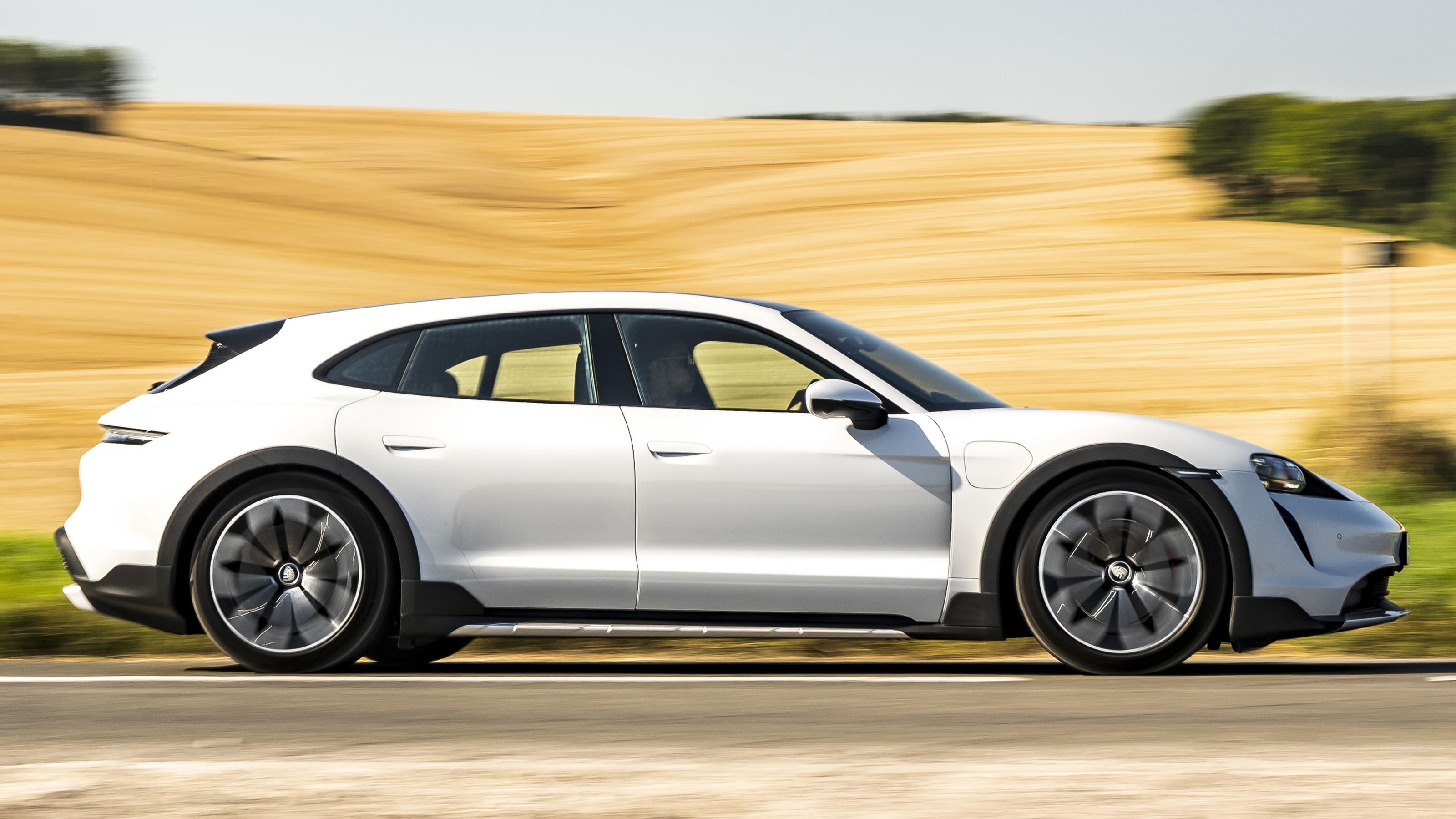 Porsche Taycan Cross Turismo 4S