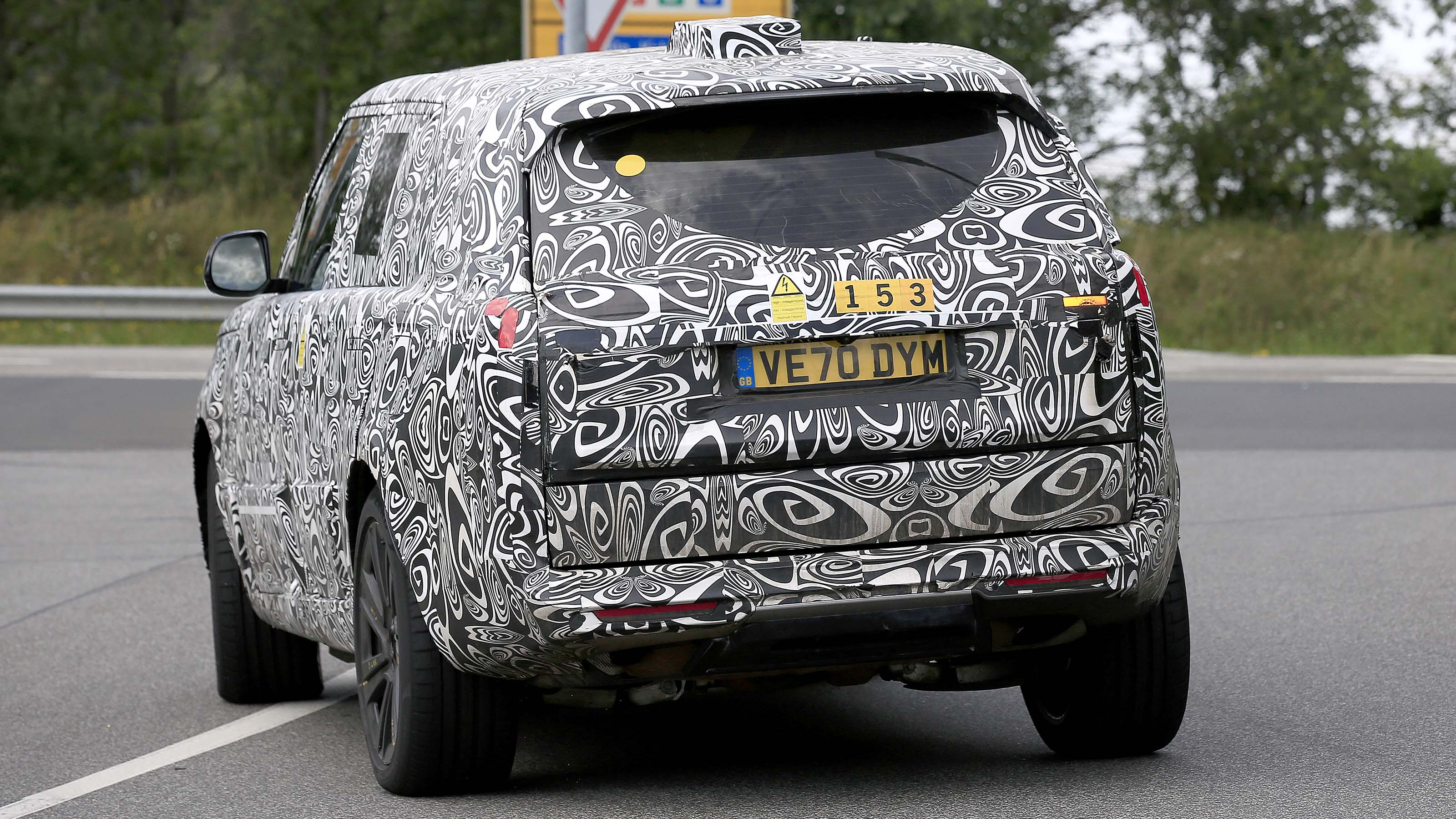 2022 Range Rover PHEV spied testing