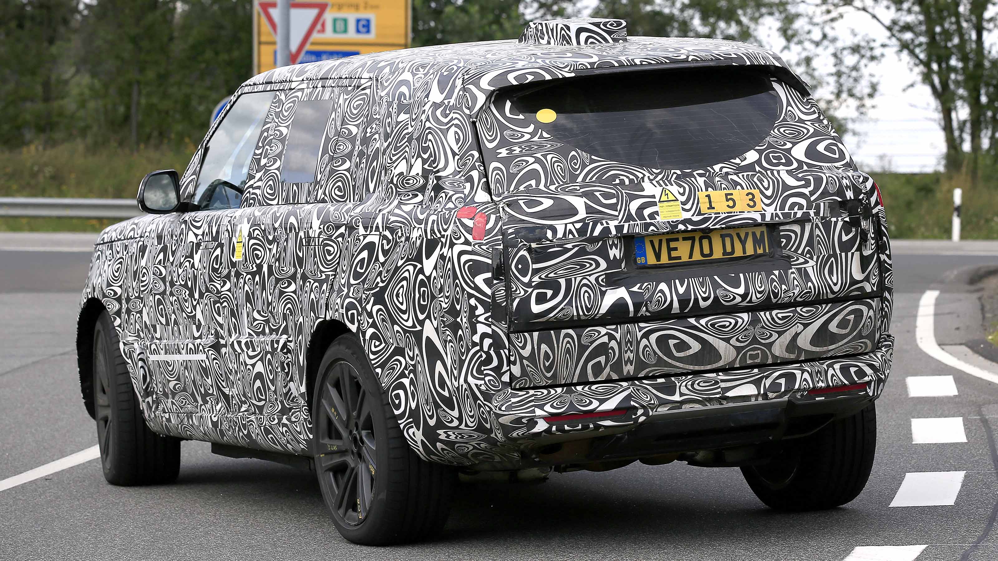2022 Range Rover PHEV spied testing