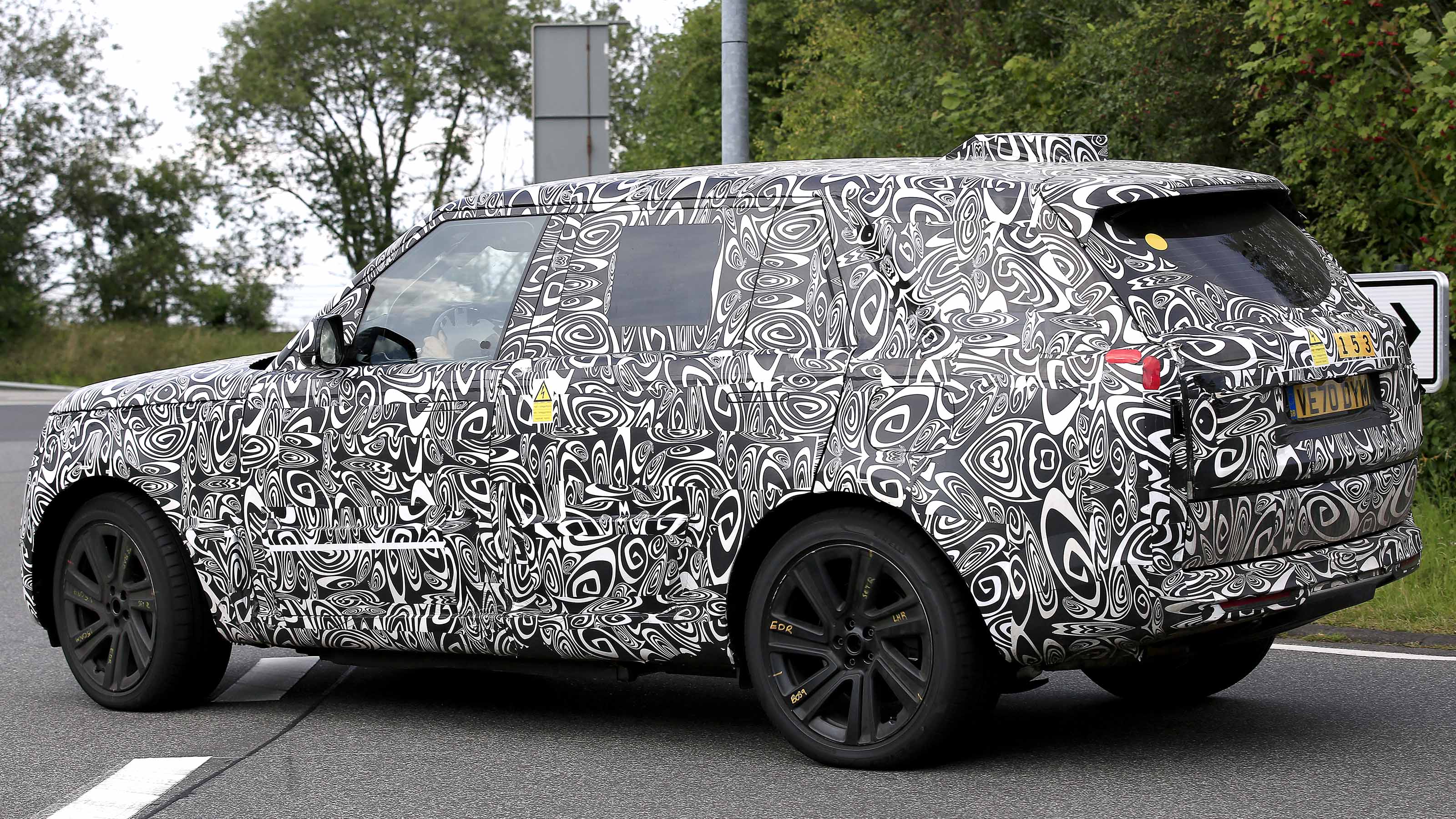 2022 Range Rover PHEV spied testing