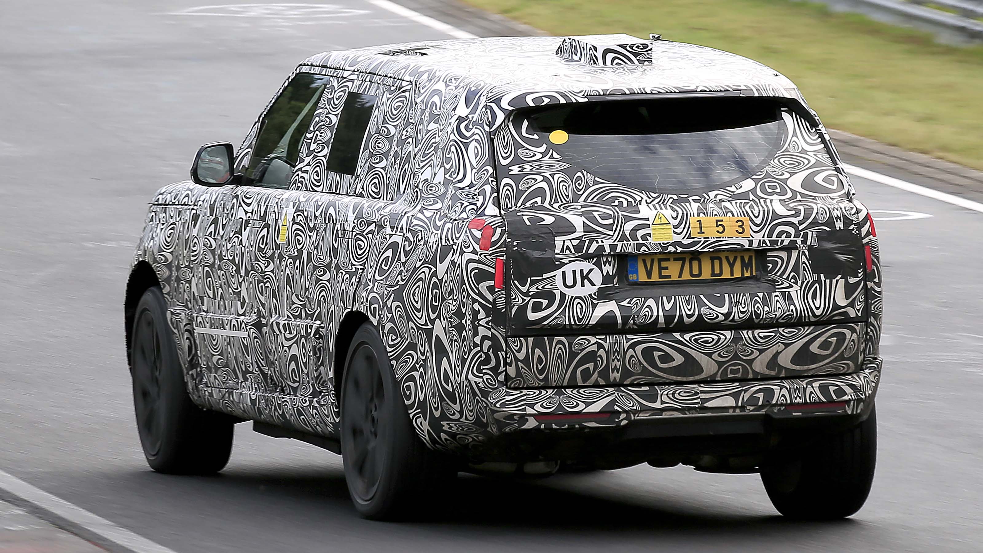 2022 Range Rover PHEV spied testing