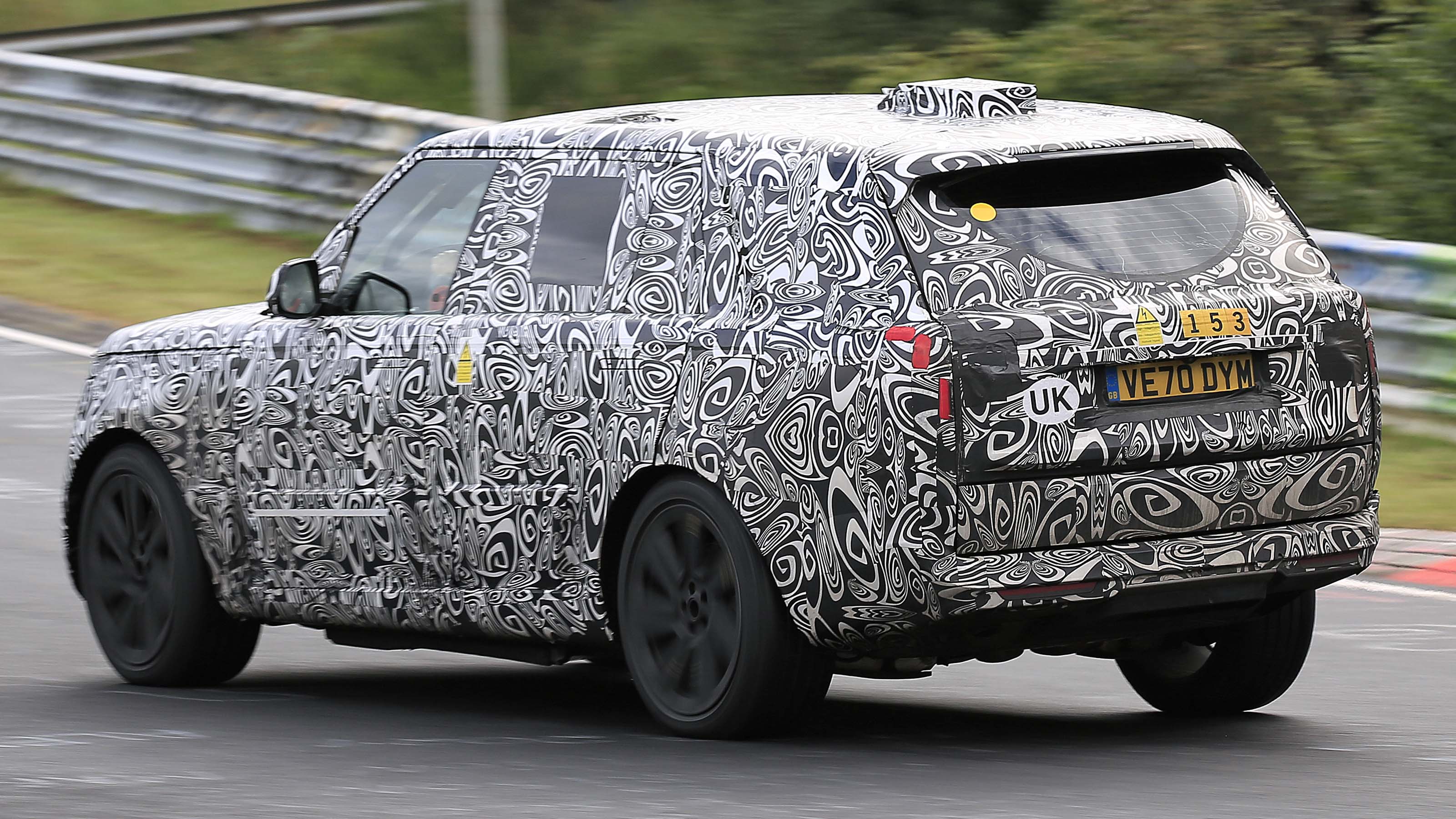 2022 Range Rover PHEV spied testing