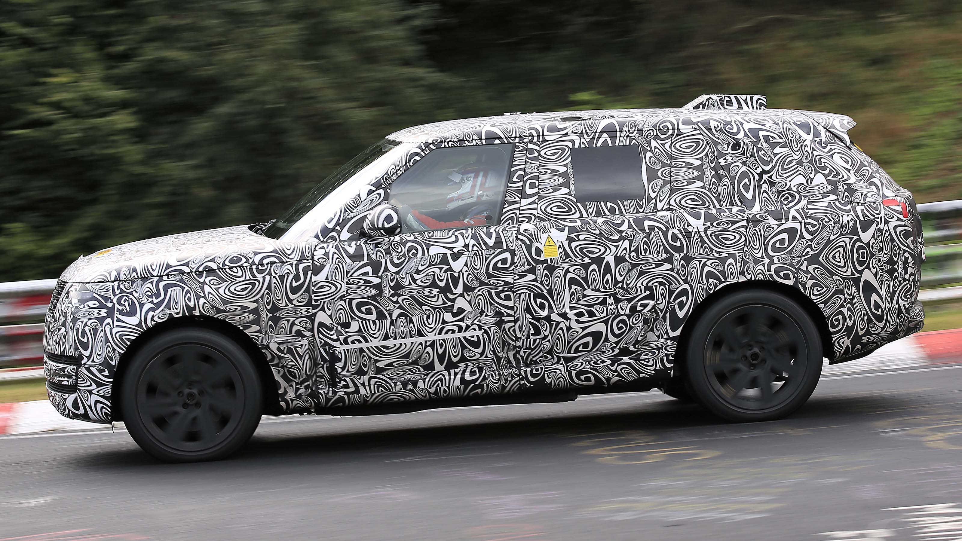 2022 Range Rover PHEV spied testing