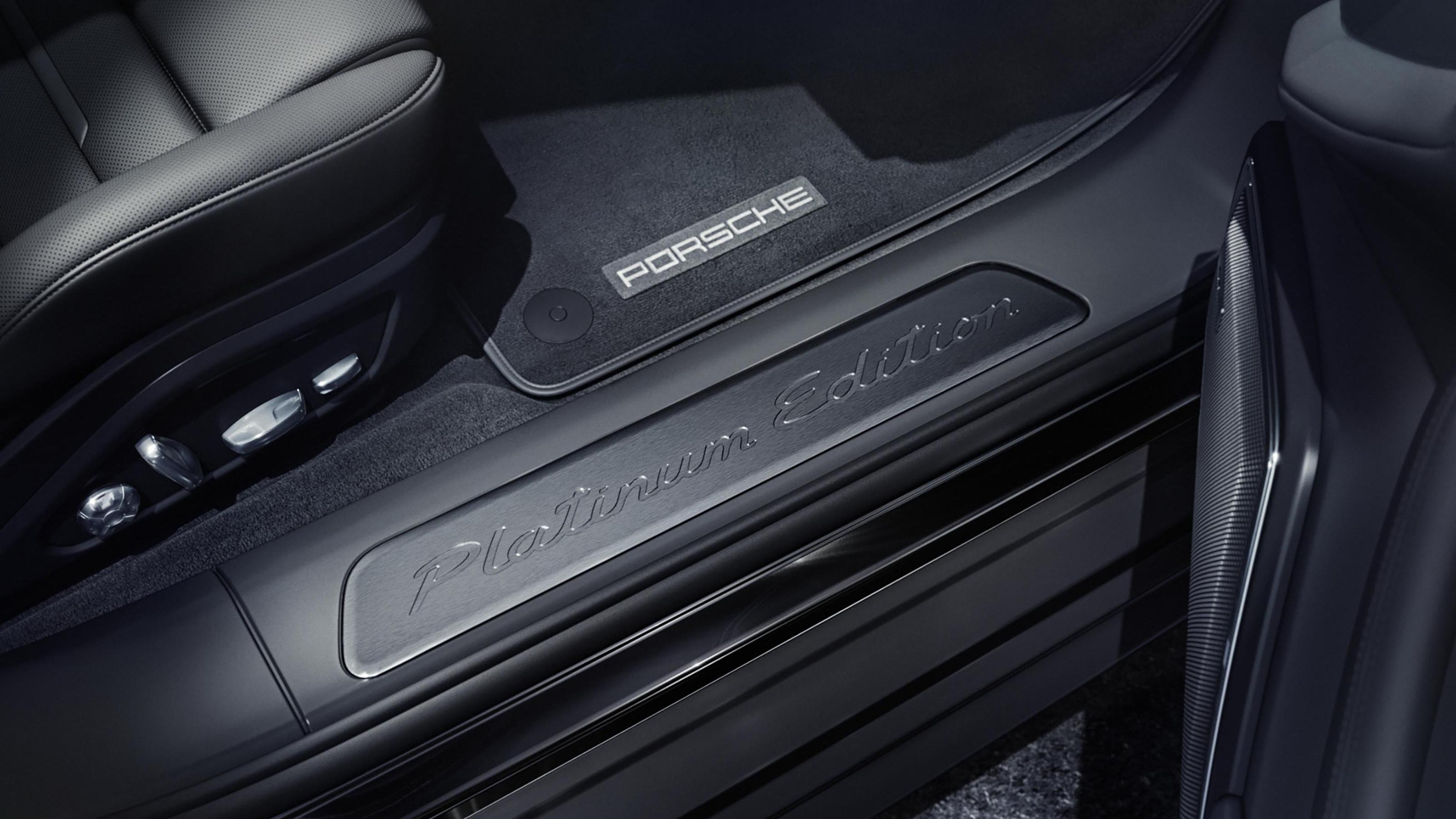 Porsche Panamera 4 E-Hybrid Platinum Edition