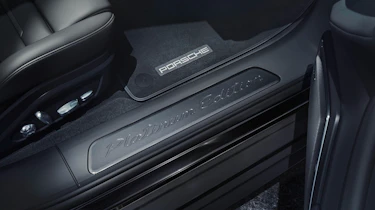 Porsche Panamera 4 E-Hybrid Platinum Edition