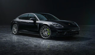 Porsche Panamera 4 E-Hybrid Platinum Edition