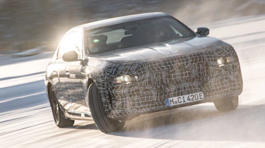 BMW i7