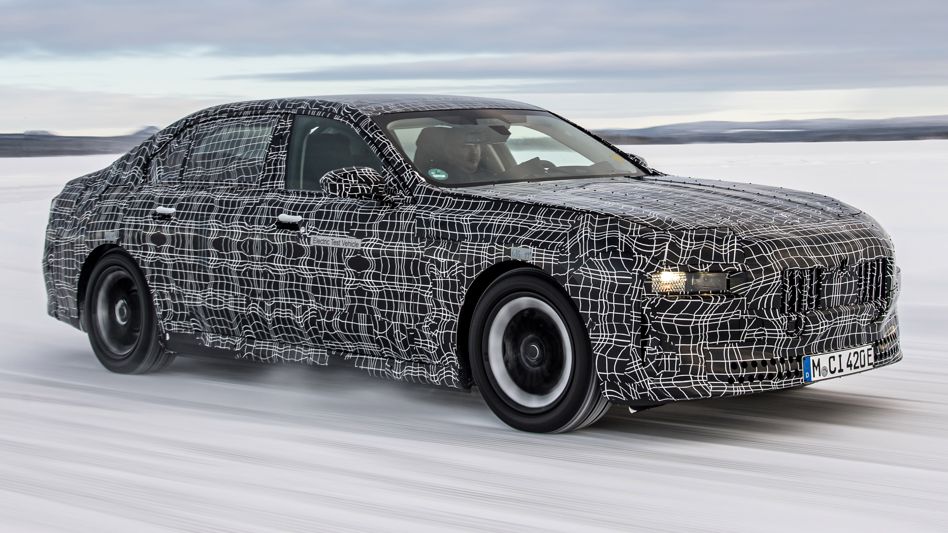BMW i7