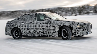 BMW i7