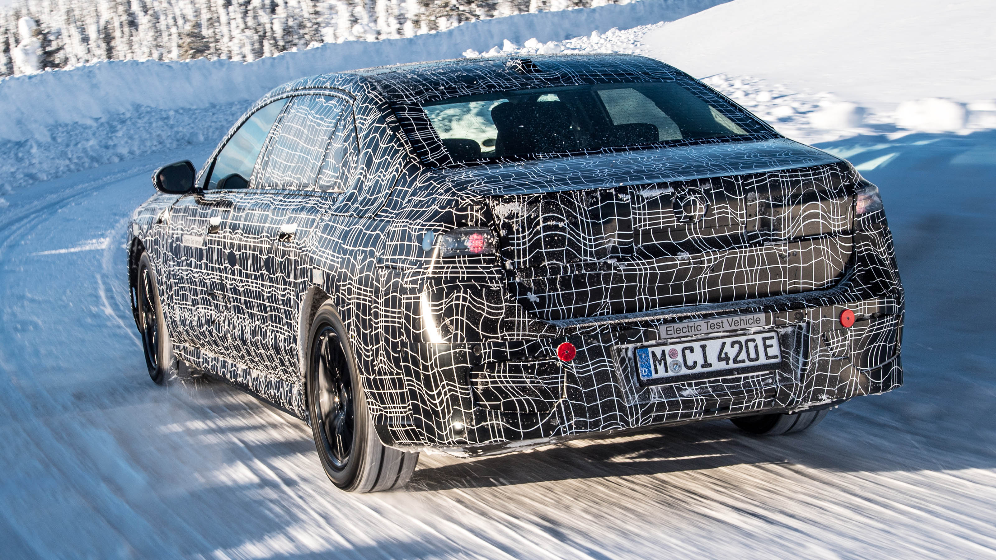 BMW i7