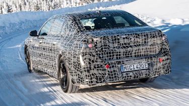 BMW i7