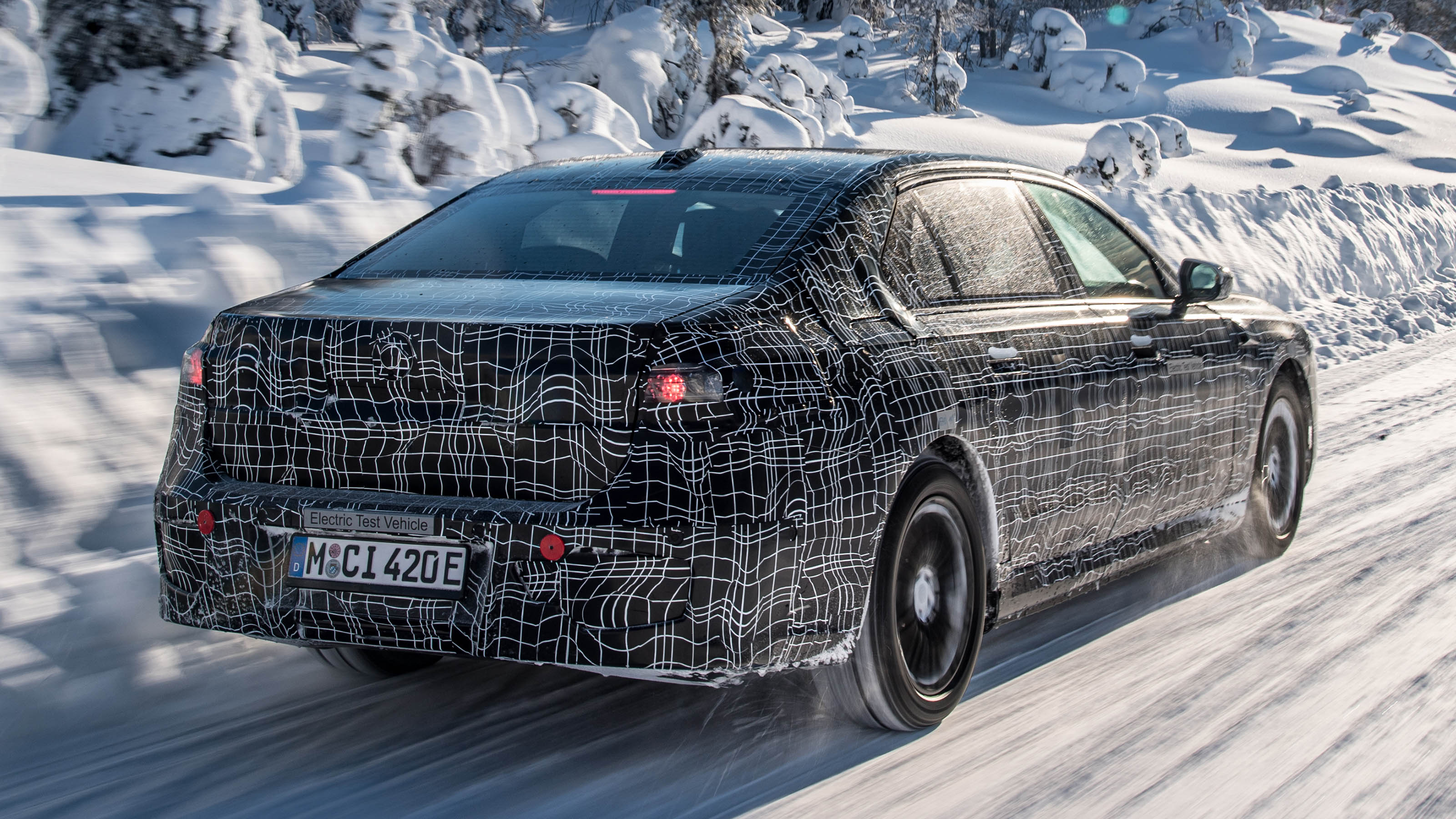BMW i7