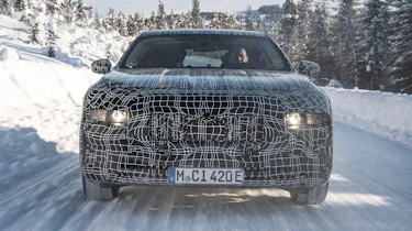BMW i7
