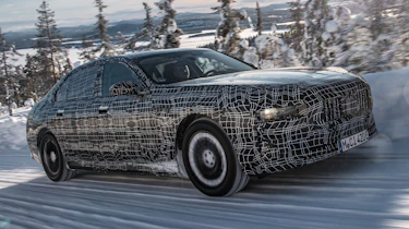 BMW i7