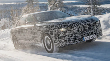 BMW i7