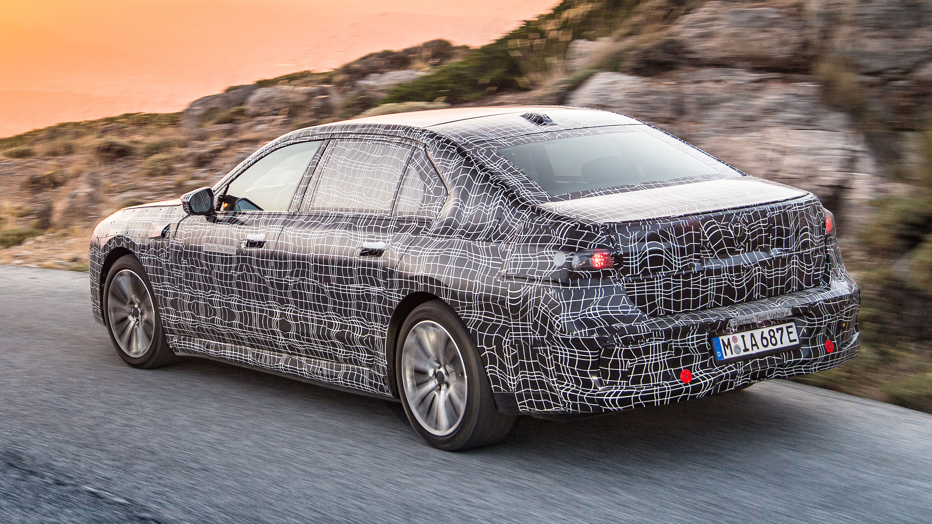 BMW i7