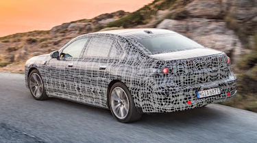 BMW i7