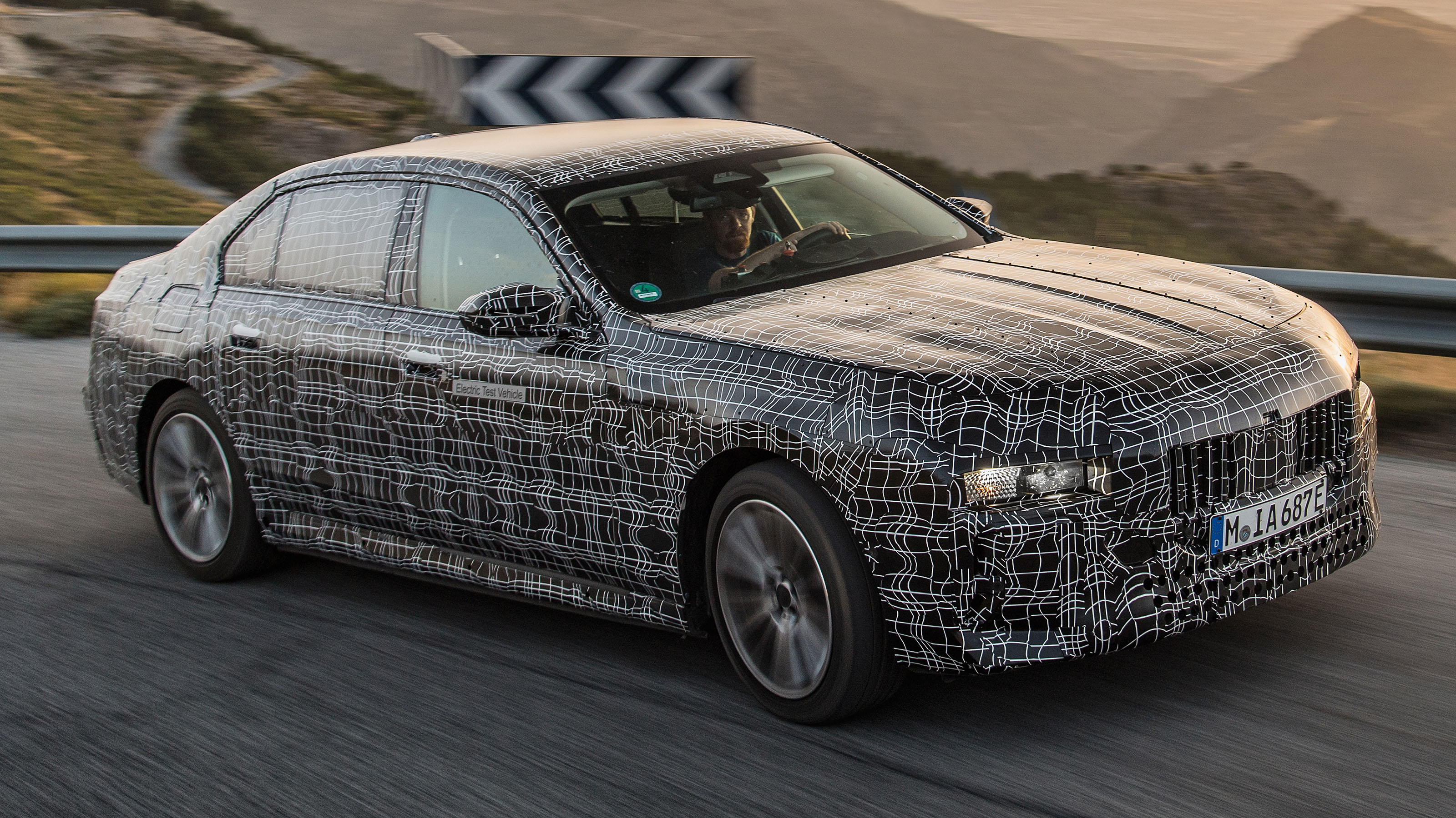 BMW i7