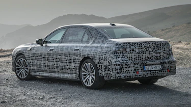 BMW i7