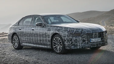 BMW i7