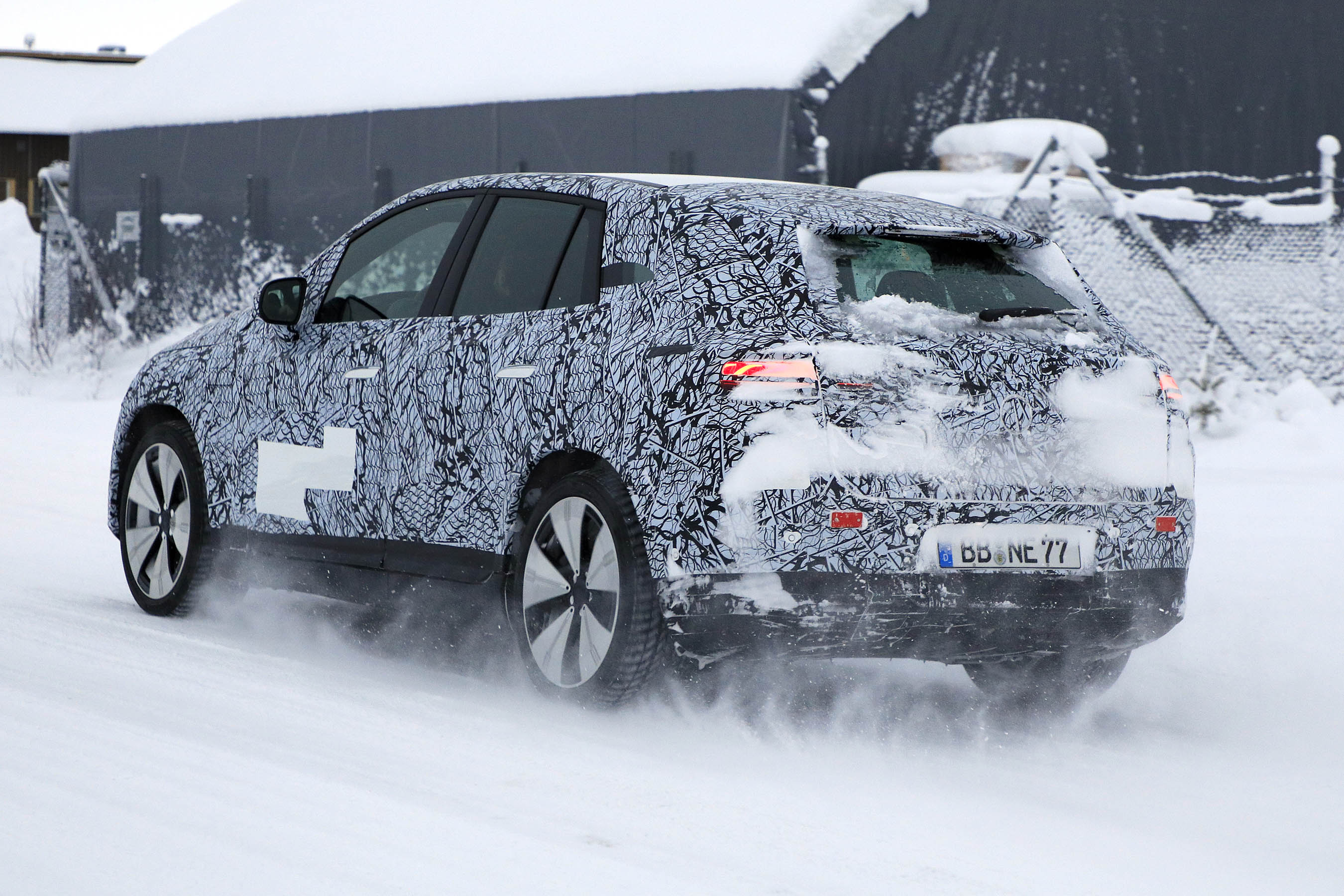 Mercedes EQE SUV