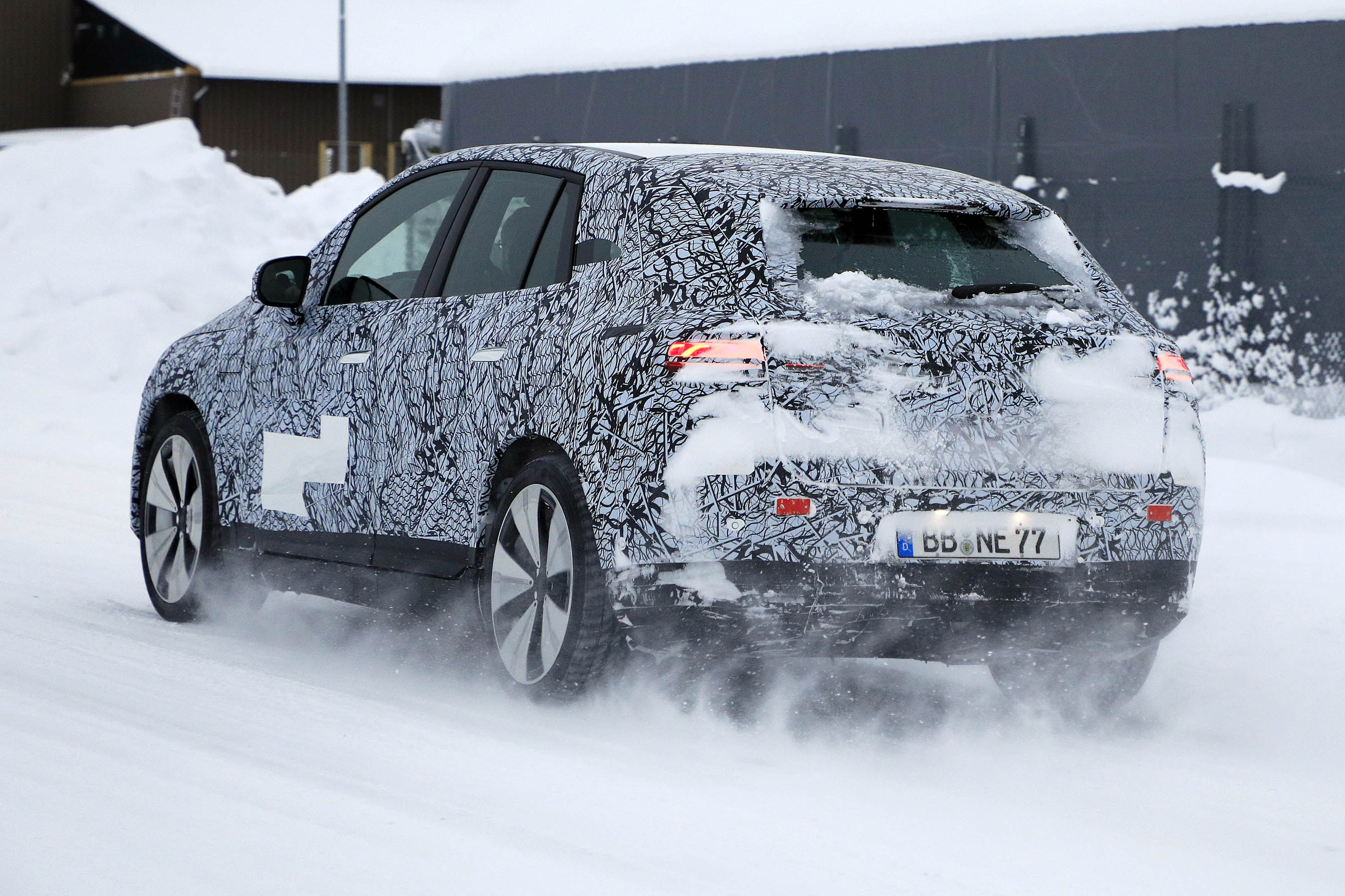 Mercedes EQE SUV