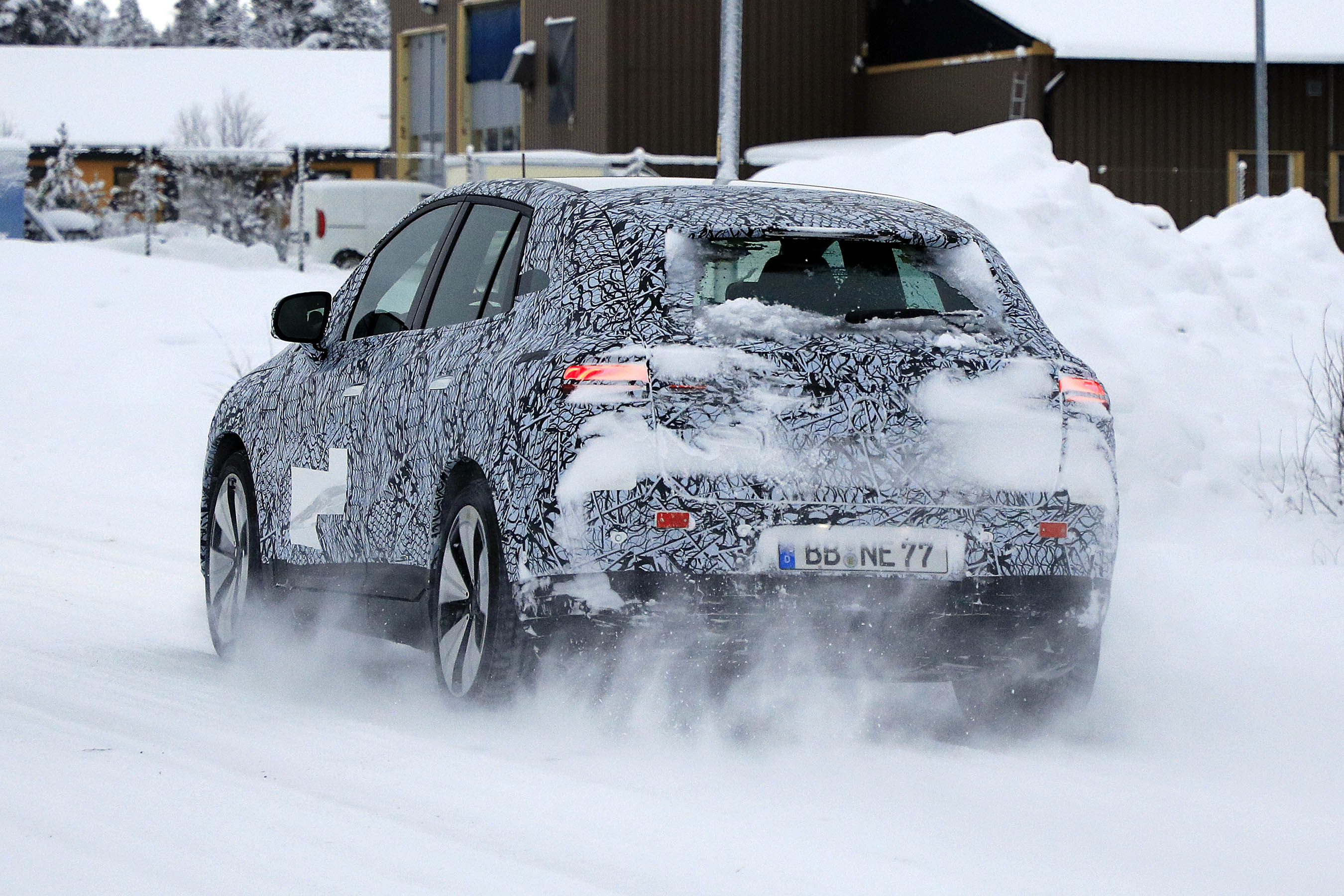 Mercedes EQE SUV