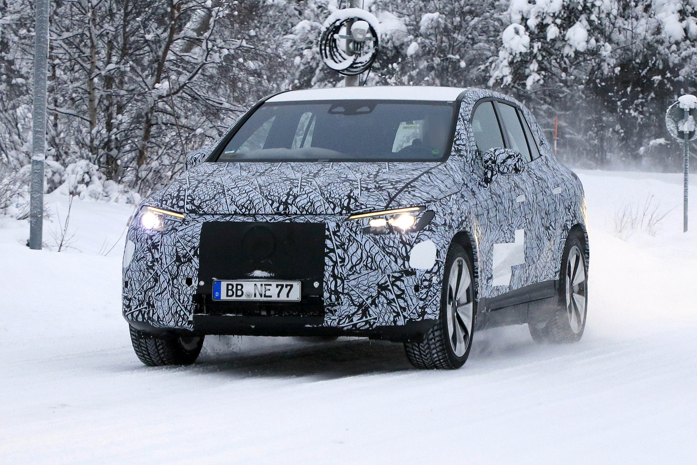 Mercedes EQE SUV