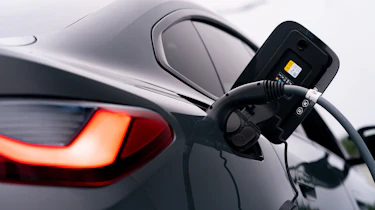 BMW i4 - charging