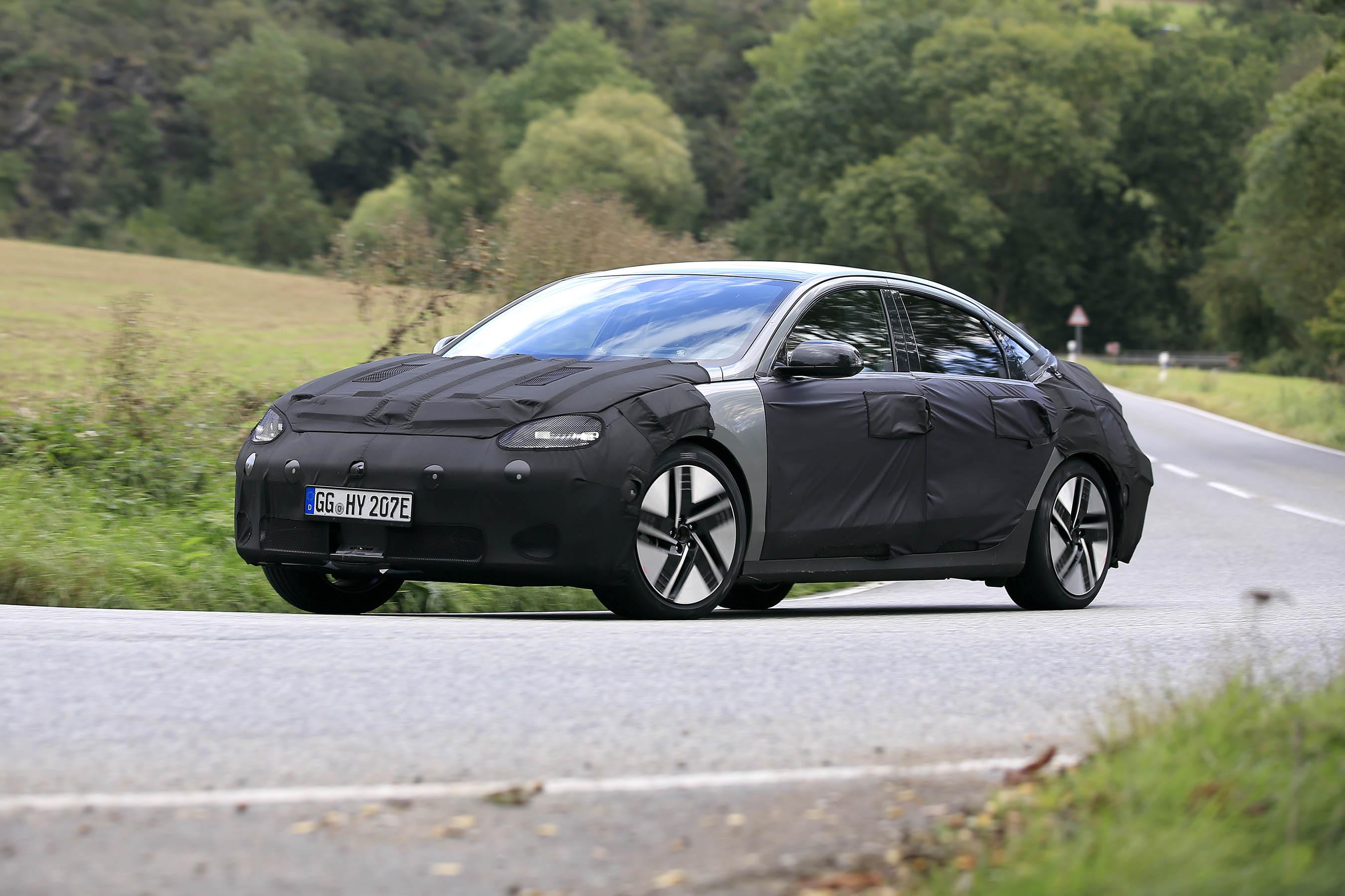 Hyundai Ioniq 6 spy shot