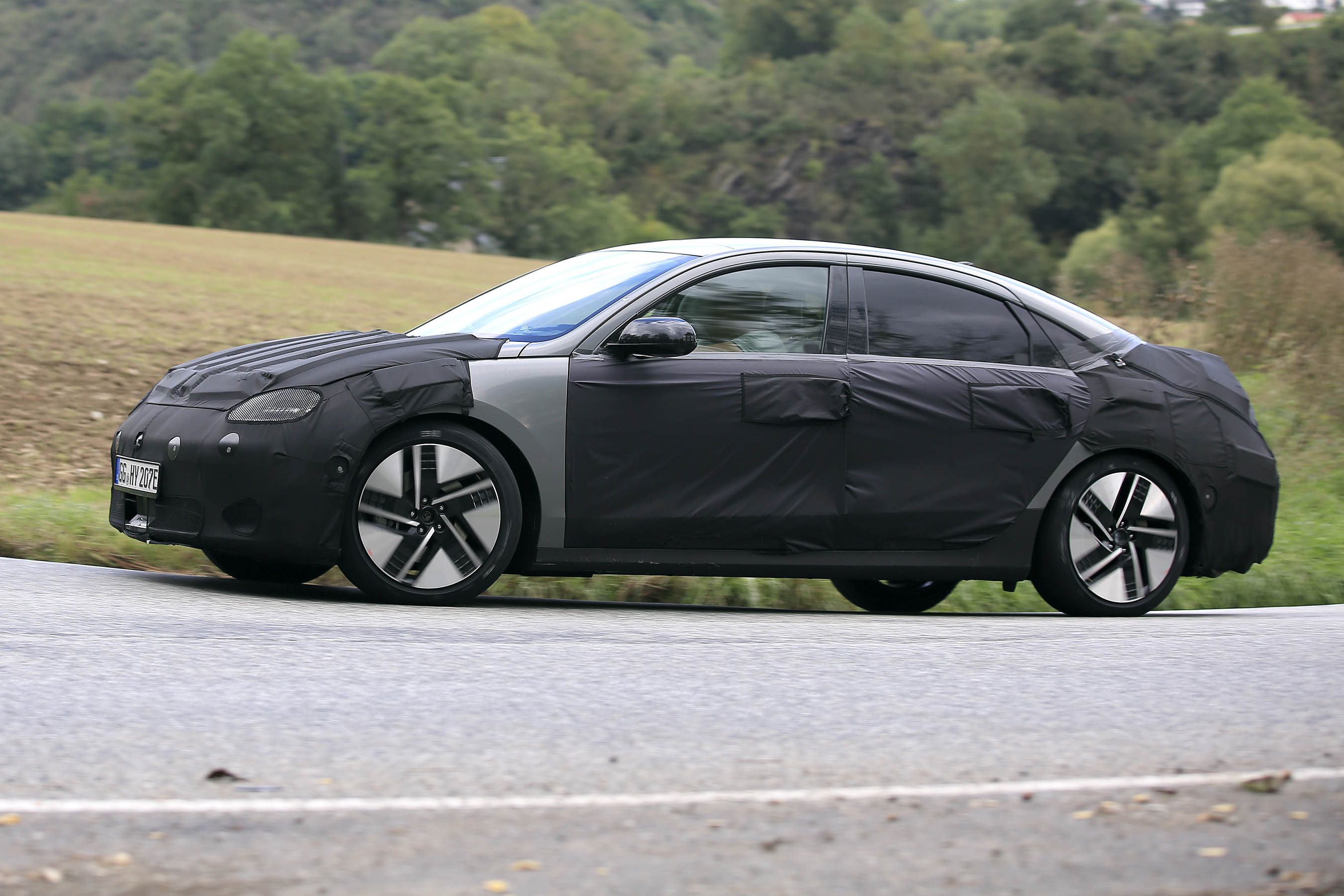 Hyundai Ioniq 6 spy shot
