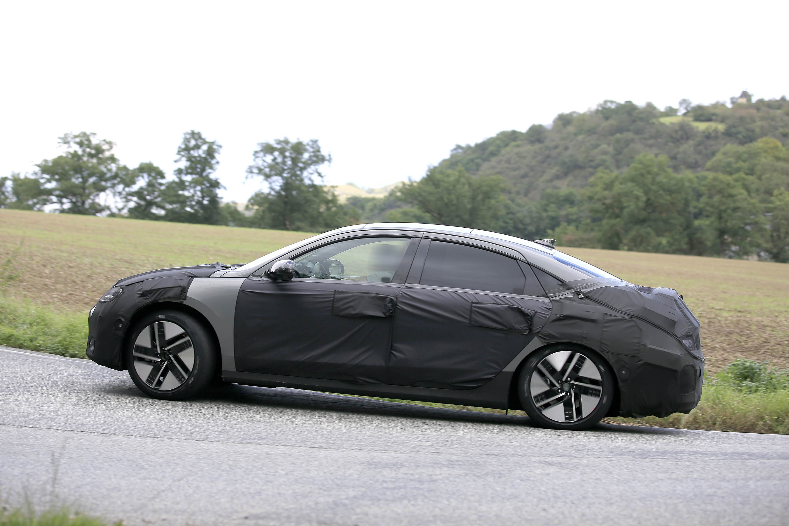 Hyundai Ioniq 6 spy shot