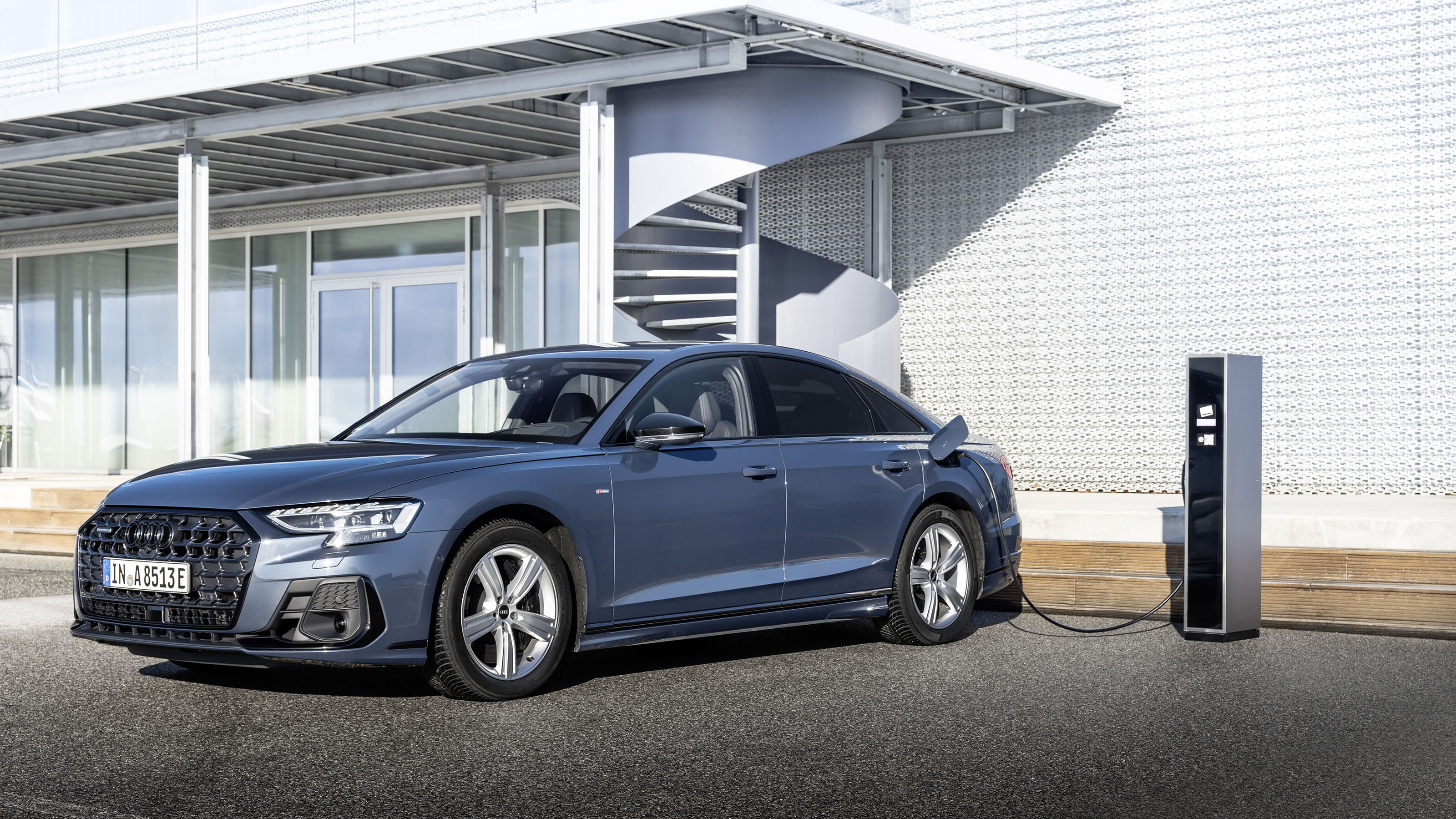 Audi A8 TFSI e