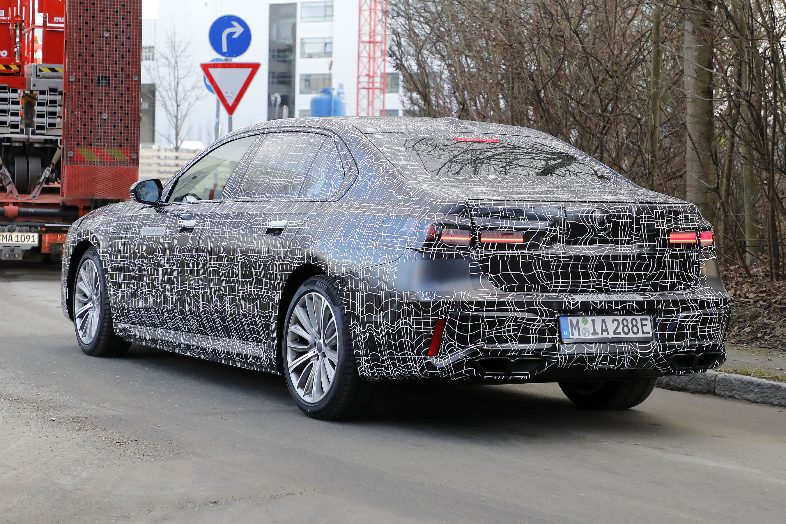 BMW i7