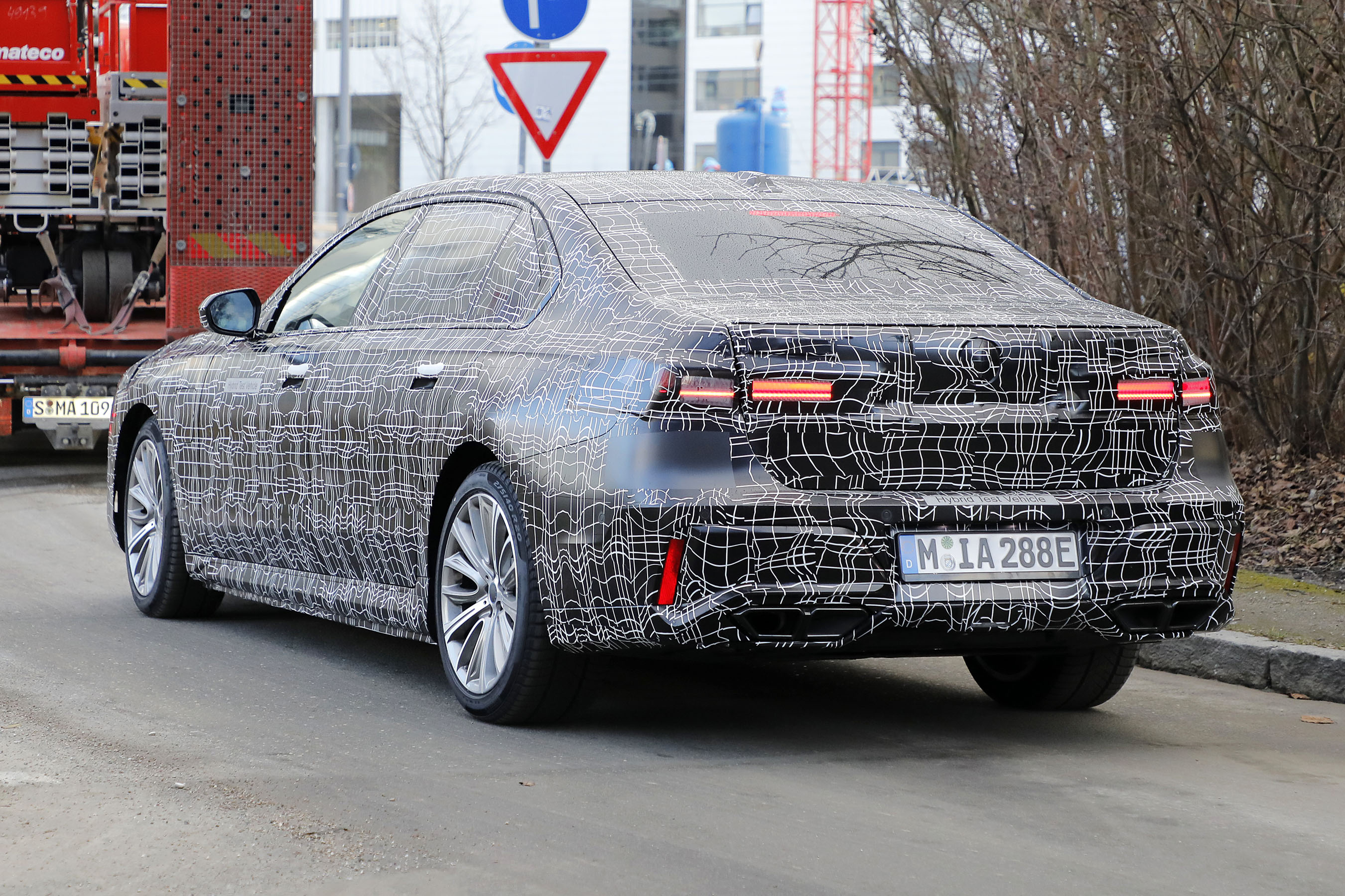 BMW i7