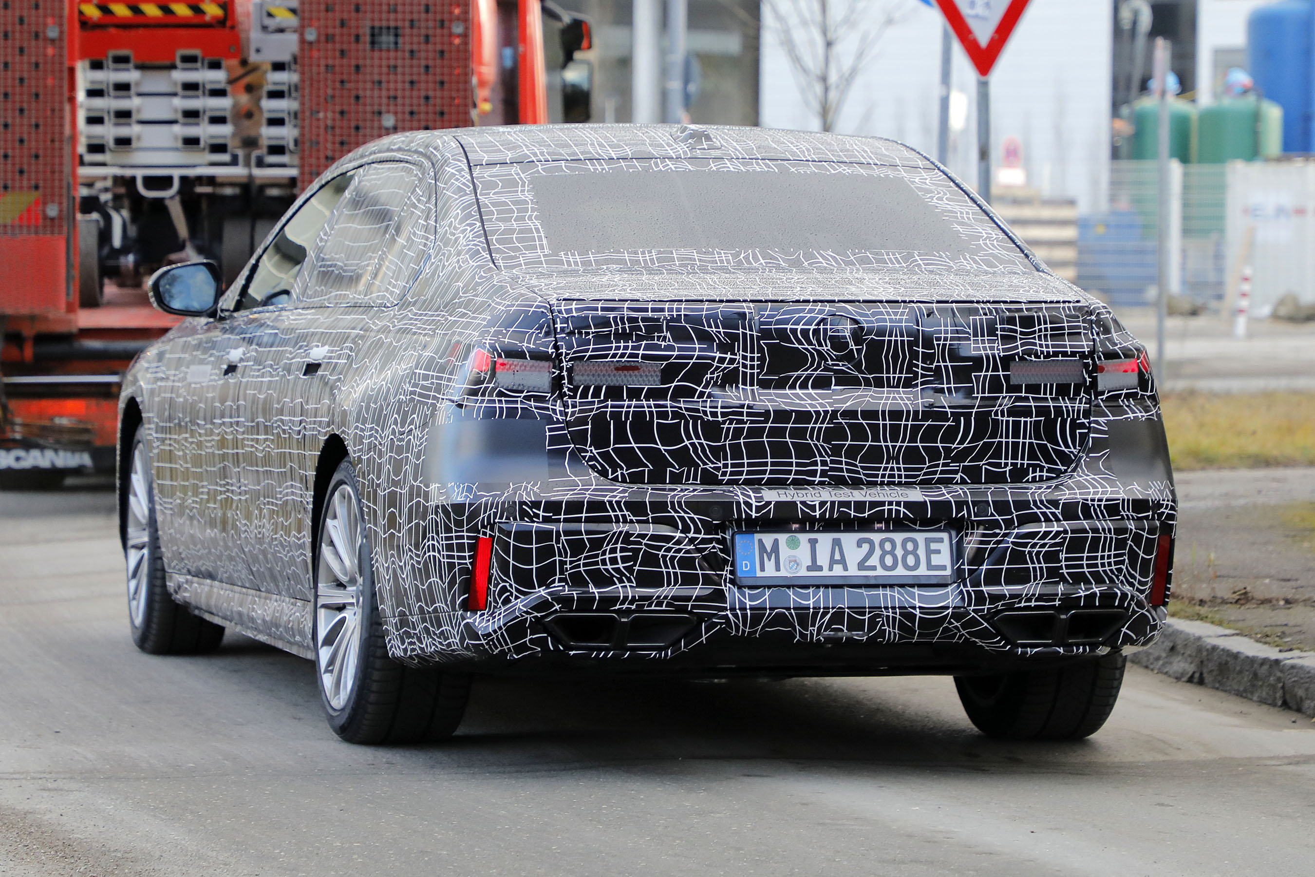 BMW i7