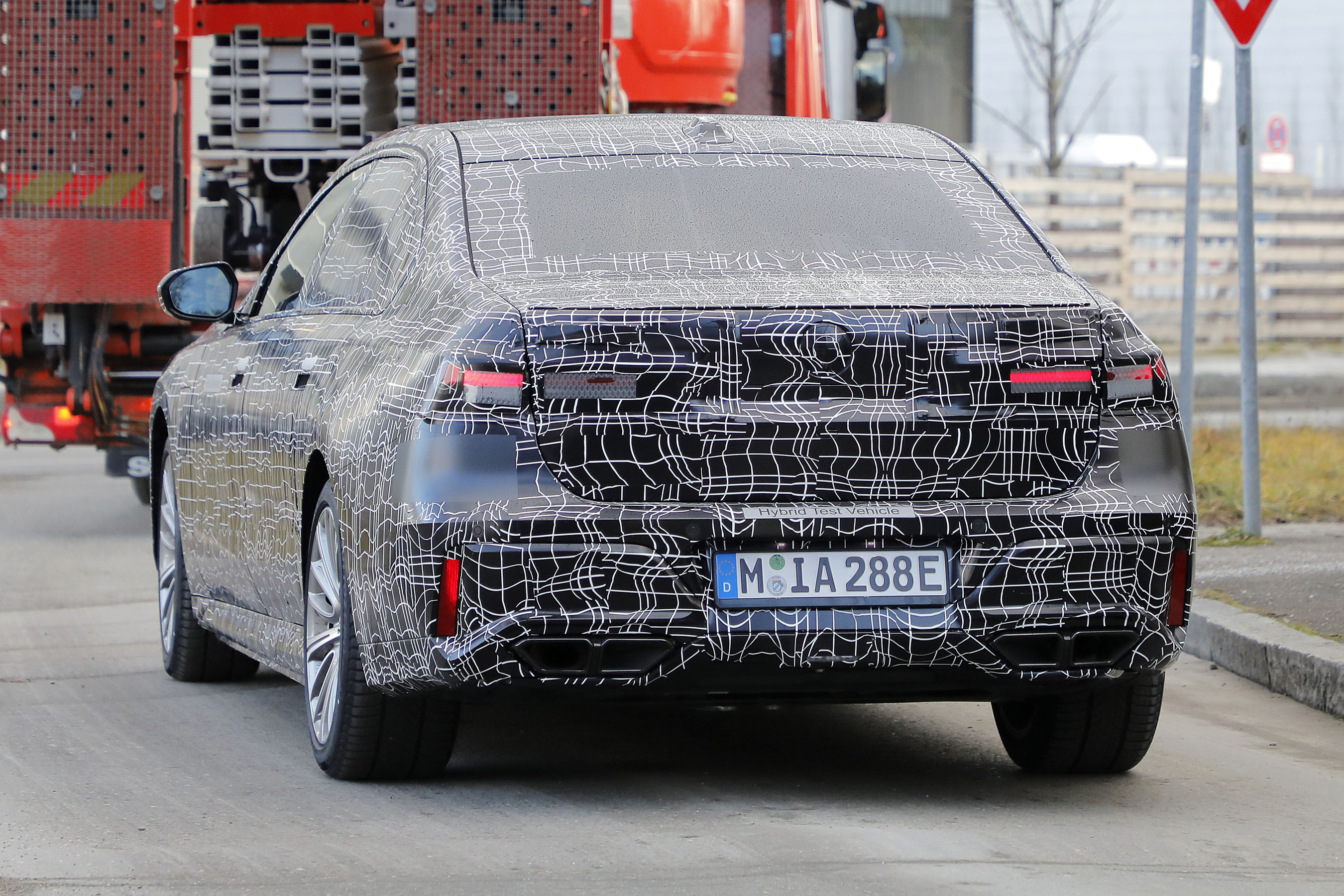 BMW i7