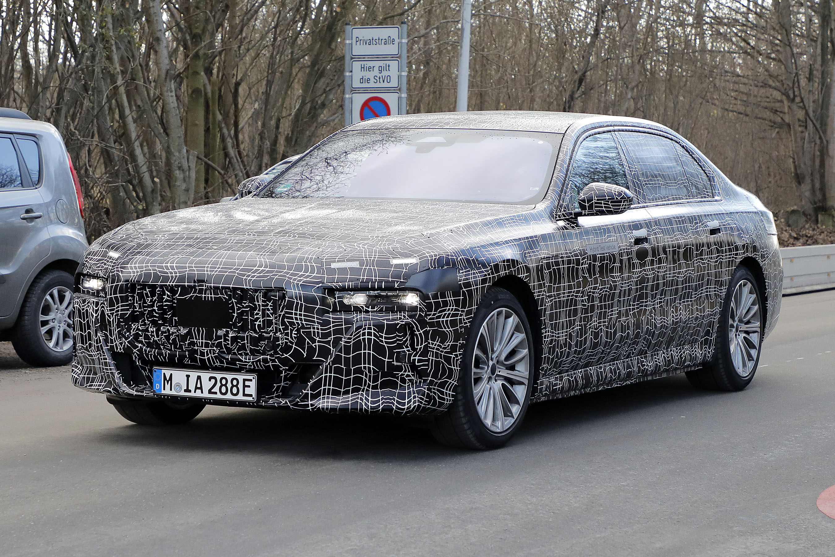 BMW i7