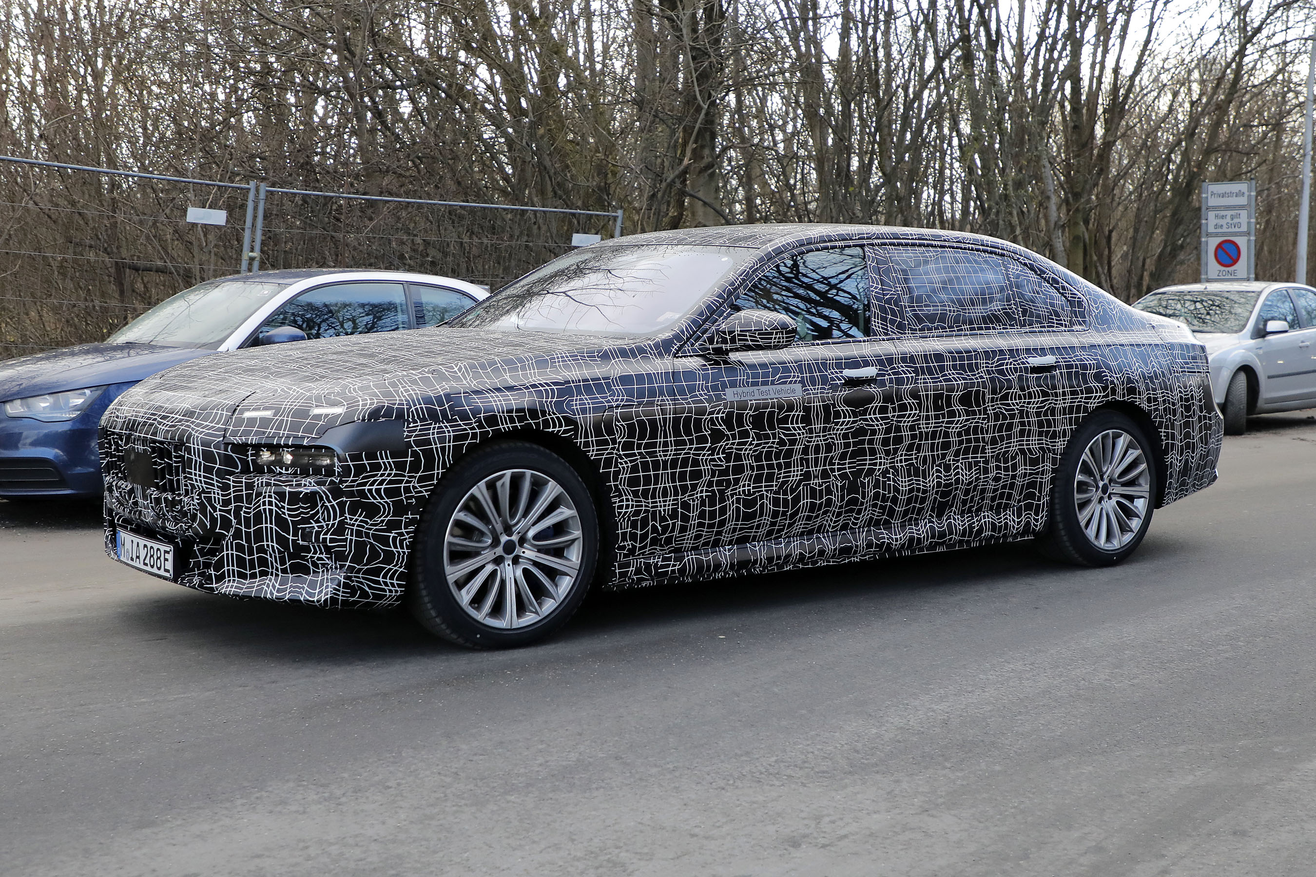 BMW i7