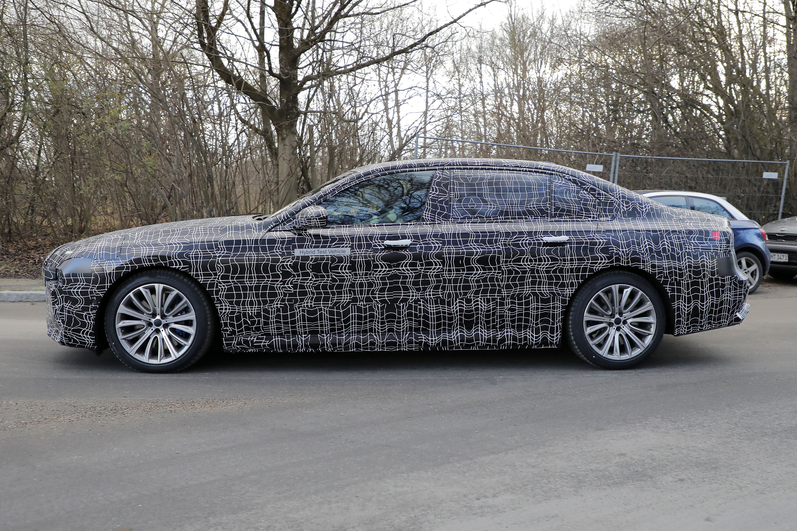 BMW i7