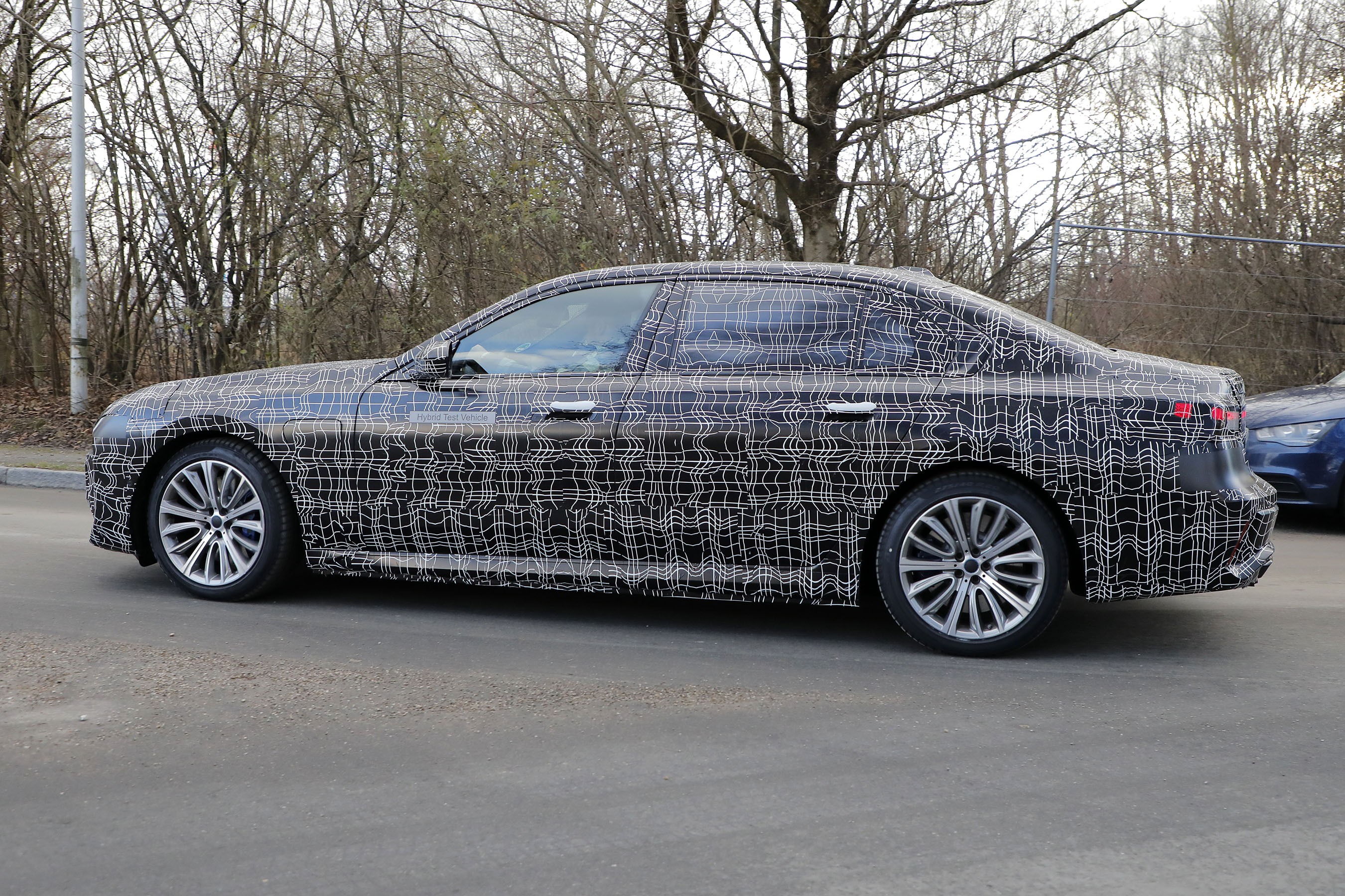 BMW i7