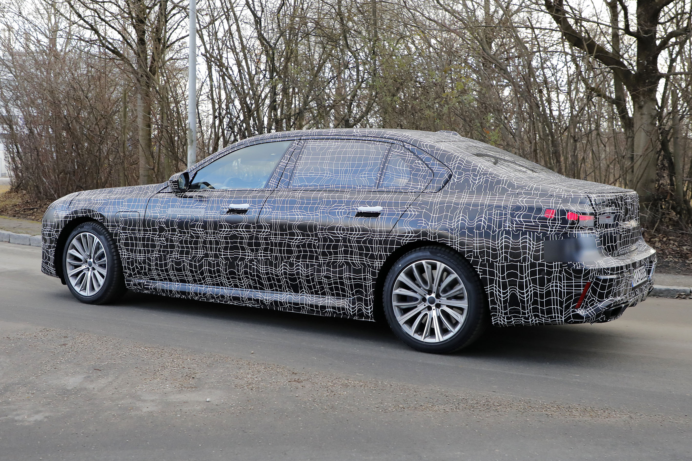 BMW i7