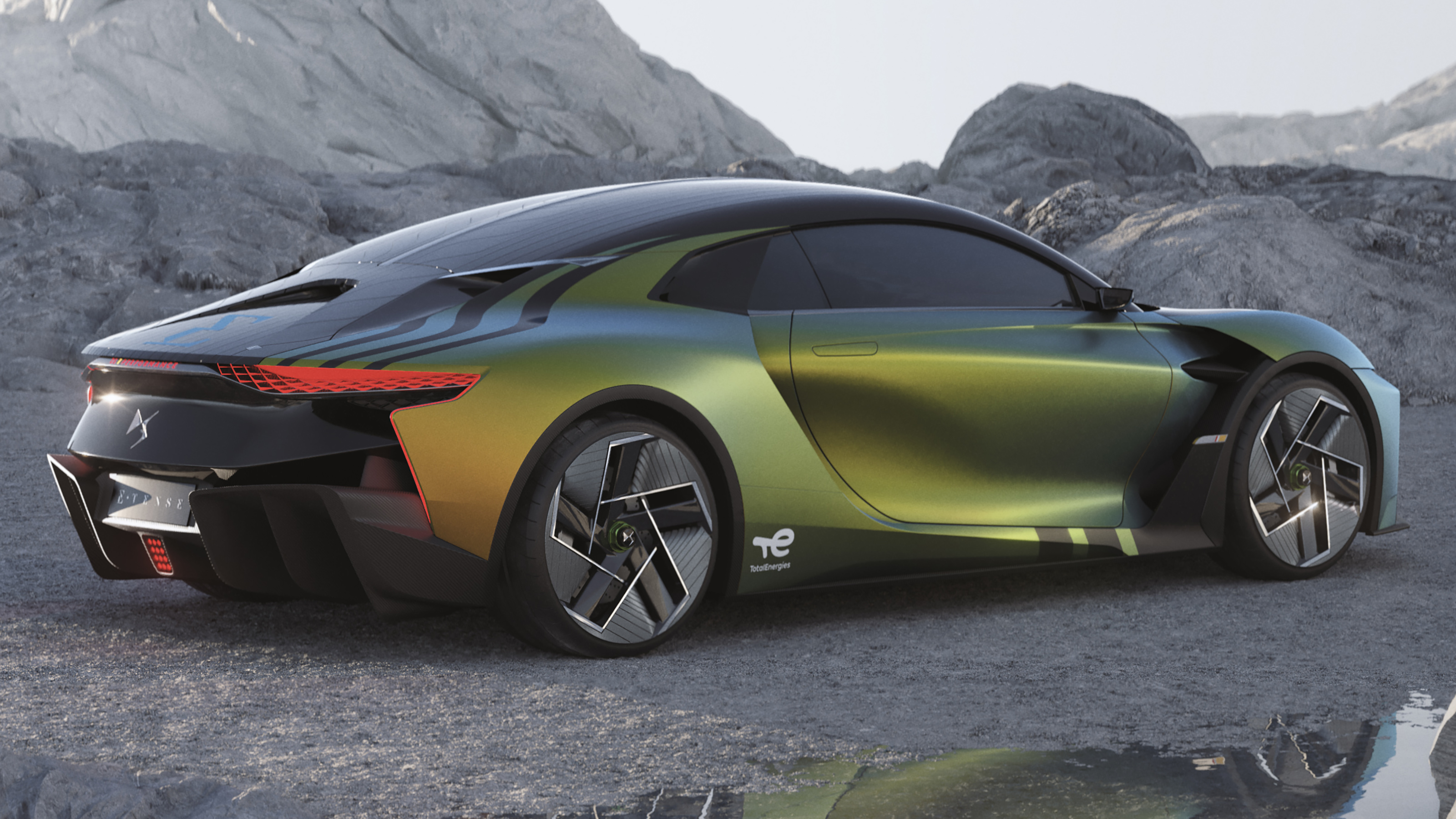 New DS E-TENSE PERFORMANCE