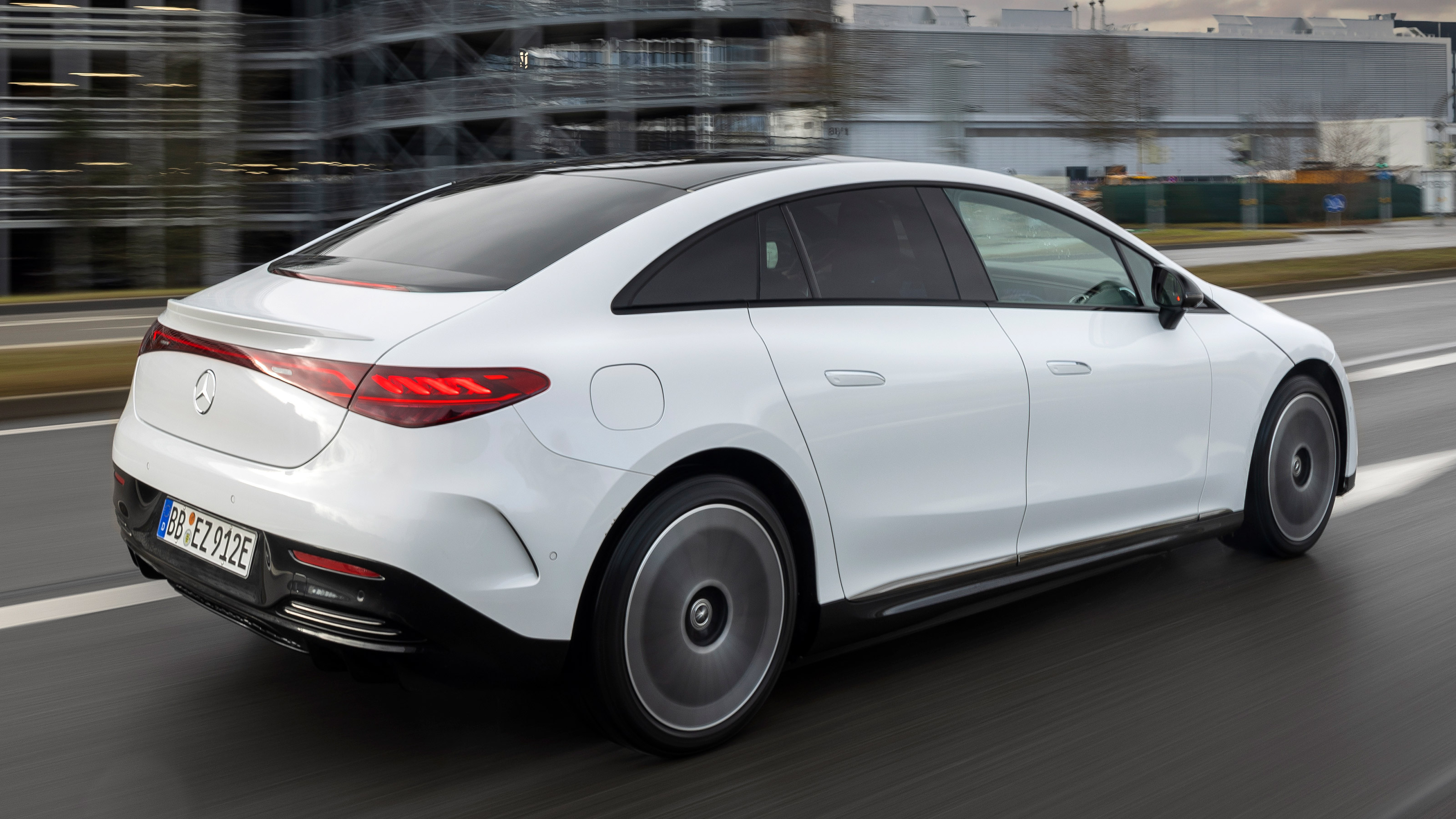 Mercedes EQE