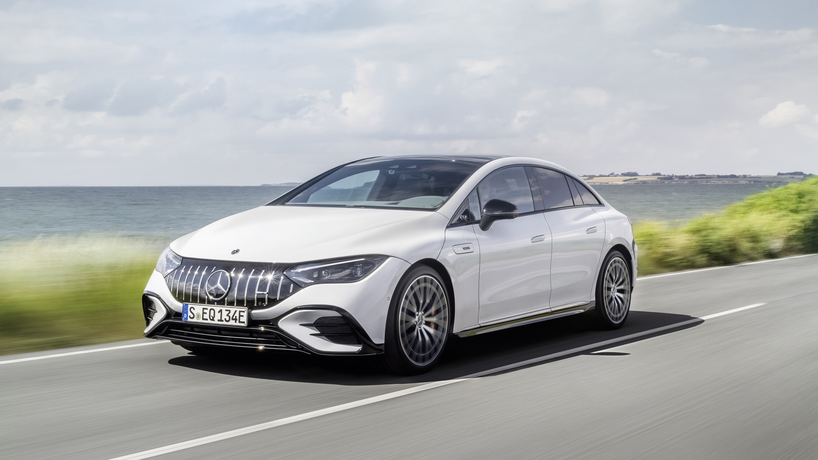 Mercedes-AMG EQE 53